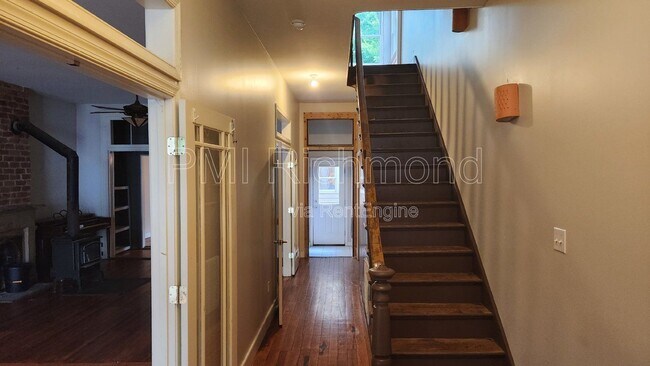 Foto del edificio - 411 S Laurel St