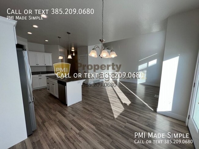 Building Photo - 291 W 590 N