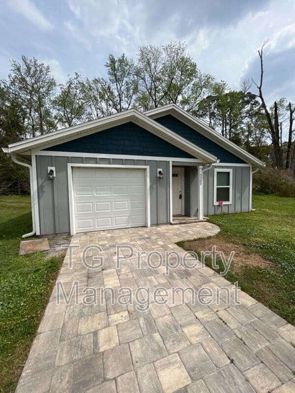 Building Photo - 5309 Oak Trail Lane