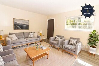 Building Photo - 2425 Ashmore Ave