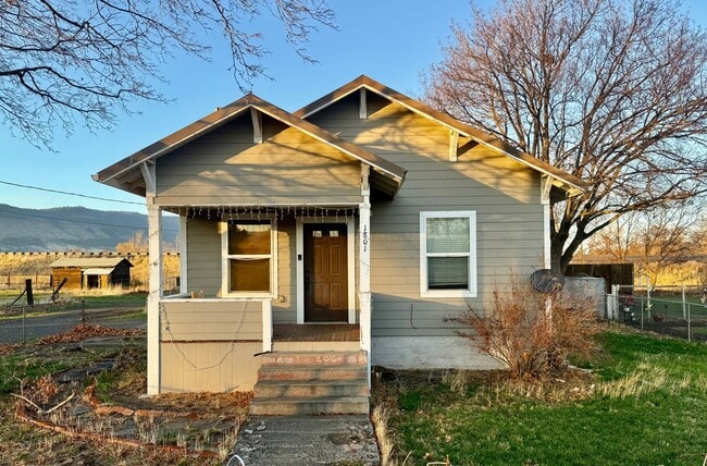 Foto del edificio - 1801 Russell Ave