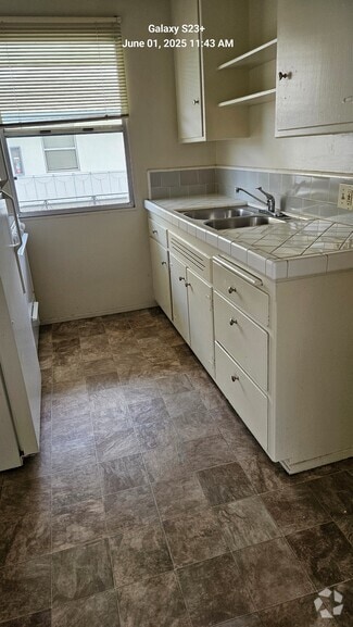 Building Photo - Grand View Apartments