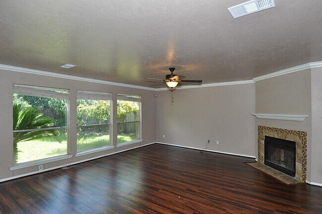 Building Photo - 23119 S Waterlake