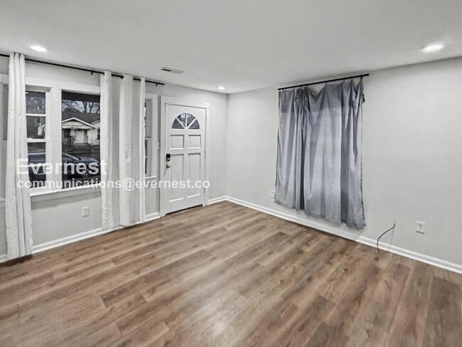 Building Photo - 908 37th St N