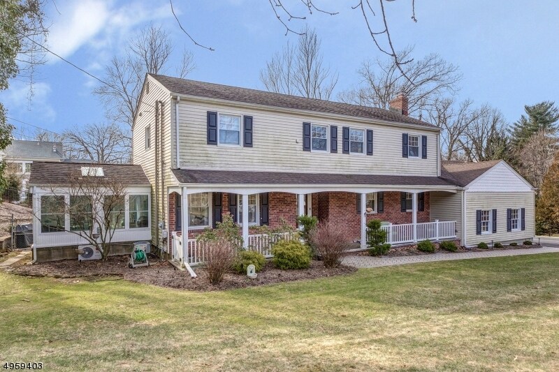Primary Photo - 10 Wildwood Dr