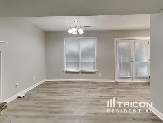 Building Photo - 39 Pine Grove Cir