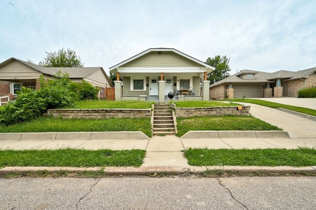 Charming Newly Updated 2 Bed, 2 Bath Home in the Heart of OKC! - Charming Newly Updated 2 Bed, 2 Bath Home in the Heart of OKC!
