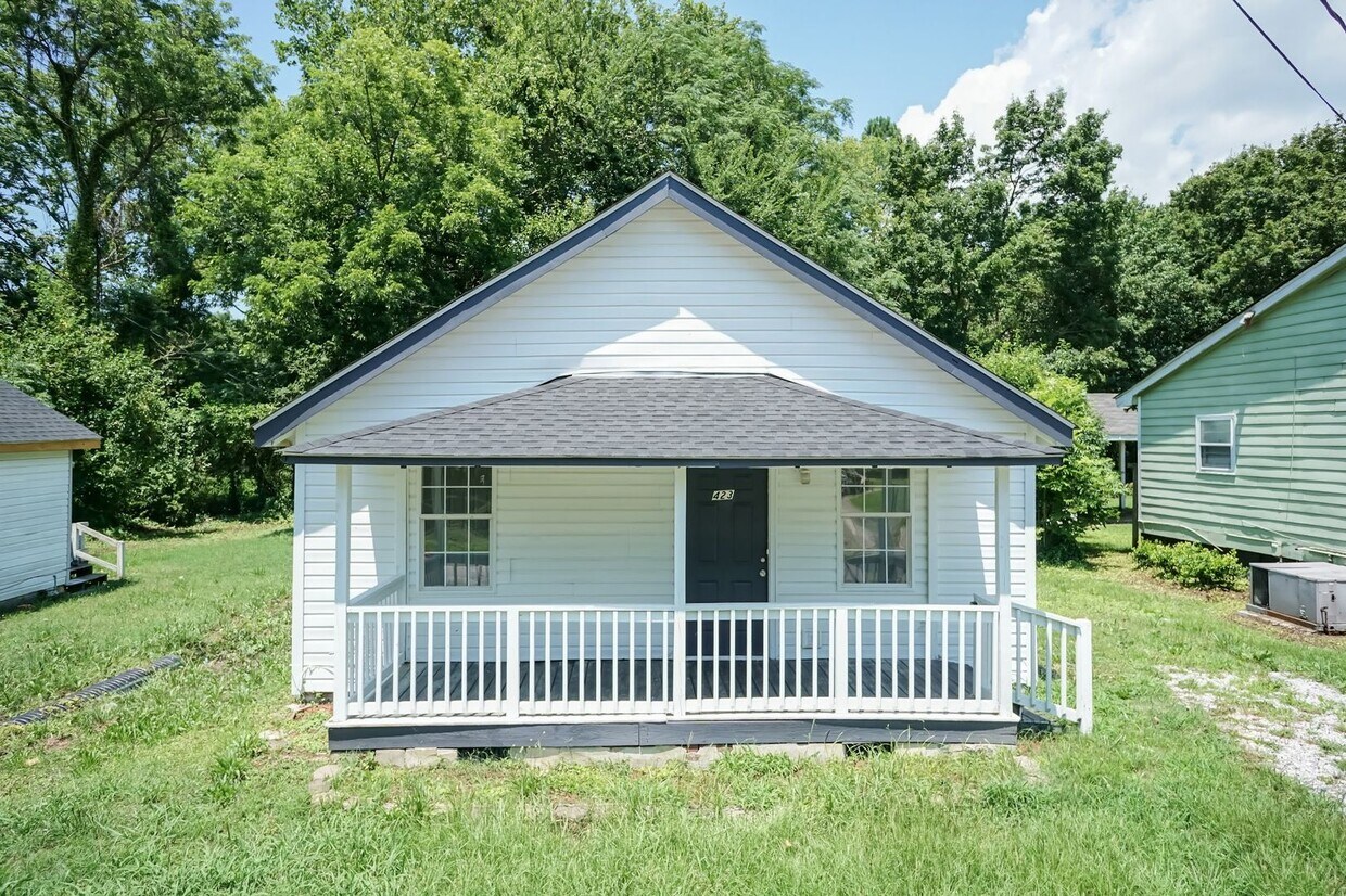 Foto principal - Two bedroom home!