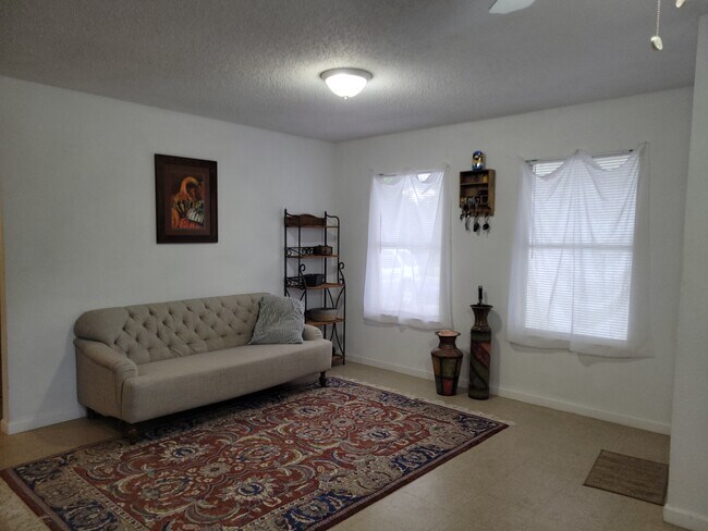 Foto del edificio - 4833 Townsend Dr