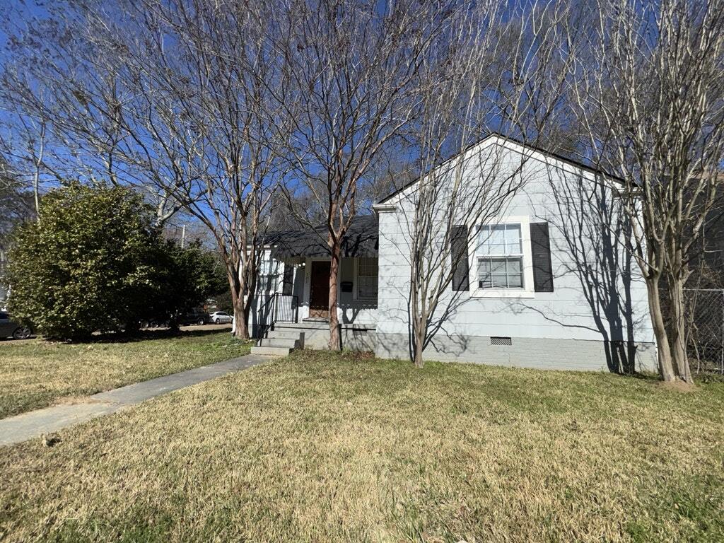 Photo - 302 Decelle Street