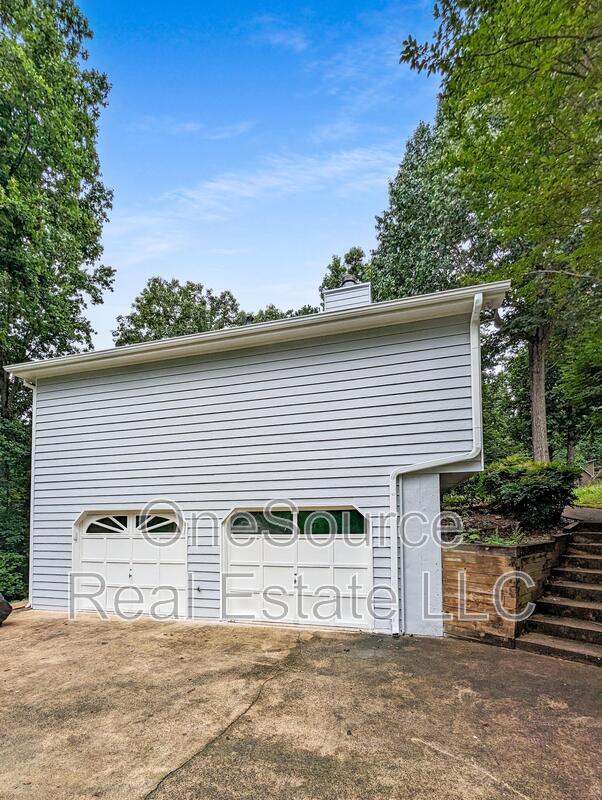 Building Photo - 515 Penny Ln