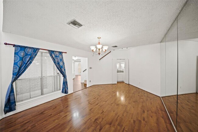 Building Photo - 1998 Augusta Dr