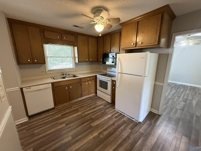 Building Photo - 118 Eva Ct