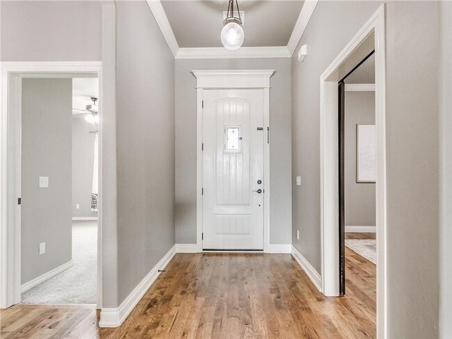 Building Photo - Stunning Home in West Edmond + 5 bedrooms ...