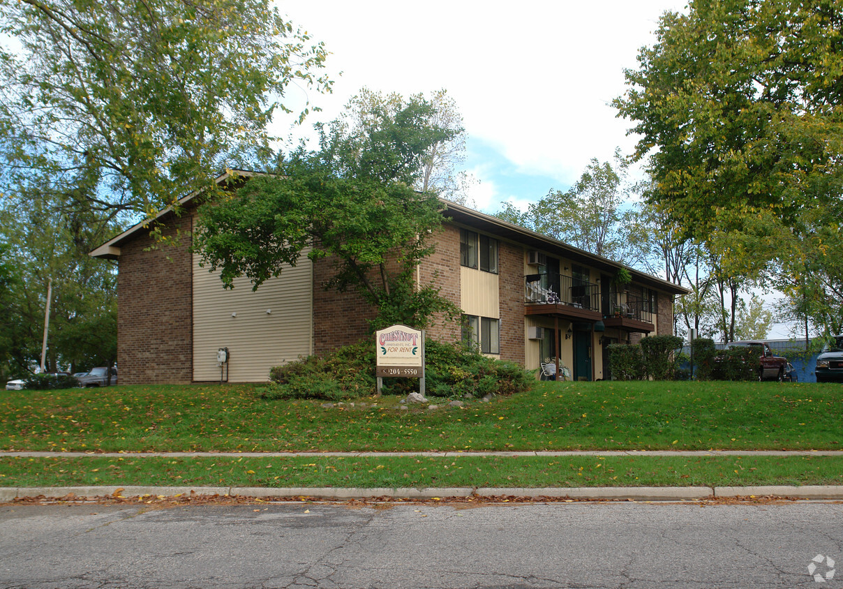 Primary Photo - Chestnut Apartments Apartments