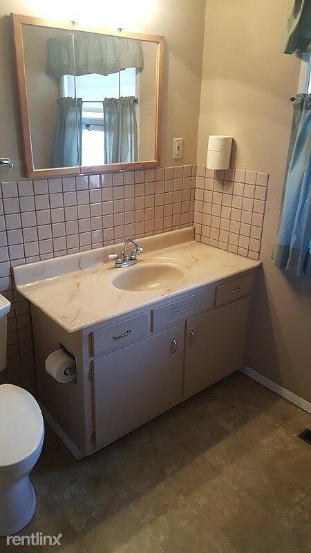 Building Photo - 3 br, 1 bath House - 4901 Benton Street