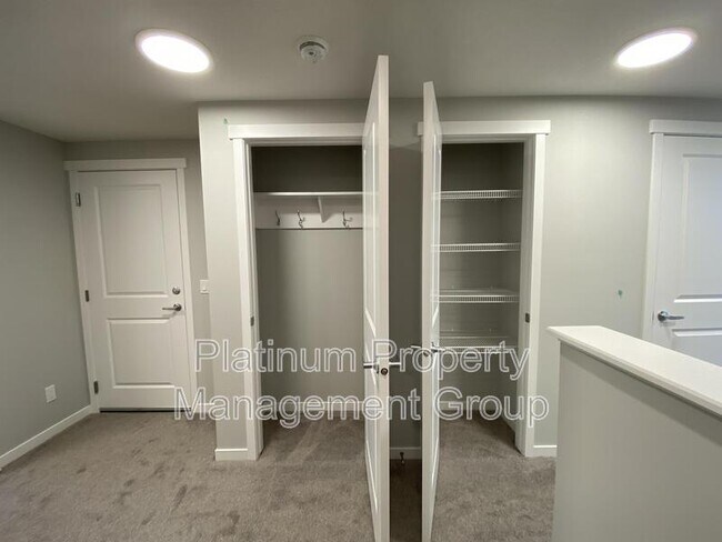 Photo du bâtiment - 1090 Mahogany Blvd SE