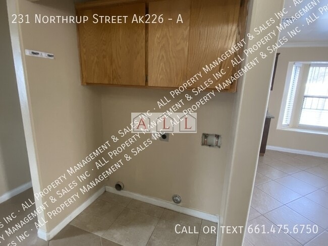 Building Photo - 231 Northrup St