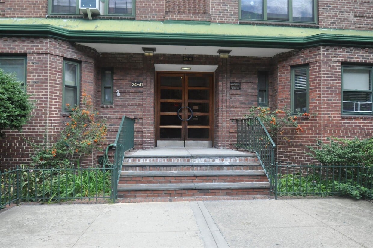 Foto principal - 34-41-41 78th St