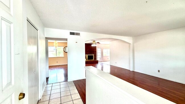 Building Photo - 12205 Brentwood Hills Blvd NE