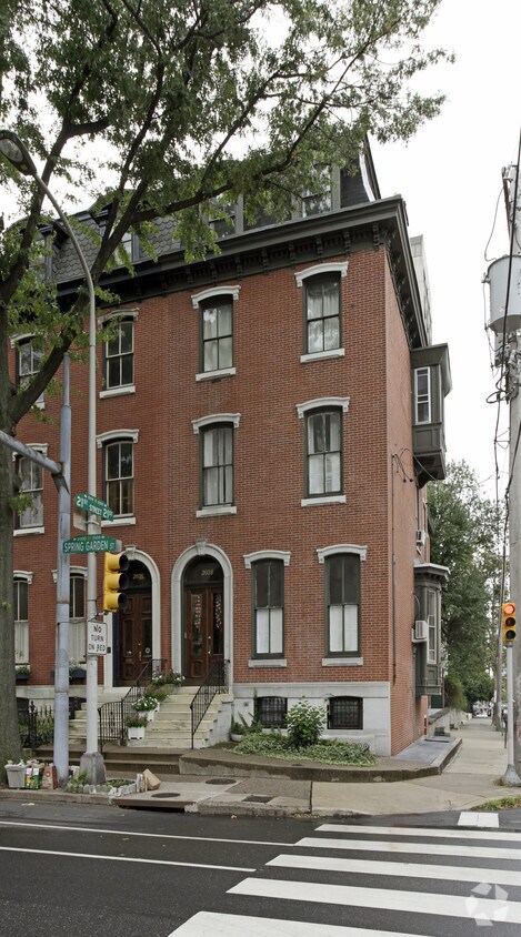 Foto principal - 2038 Spring Garden St