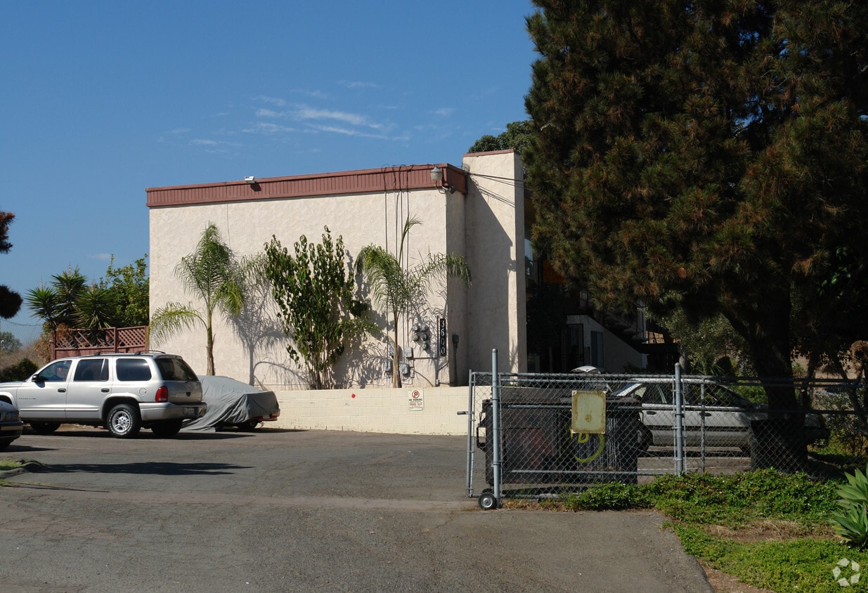 Building Photo - 3600 S Bonita St