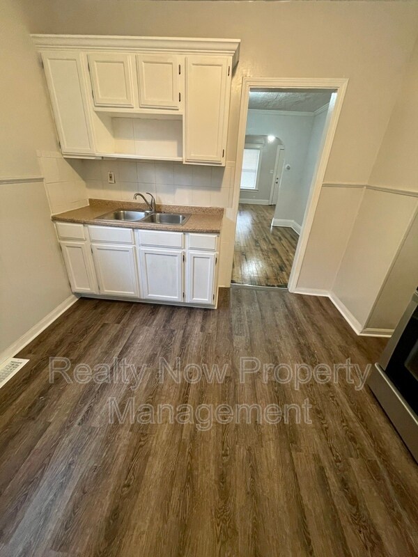 Foto del edificio - 2231 W 104th St