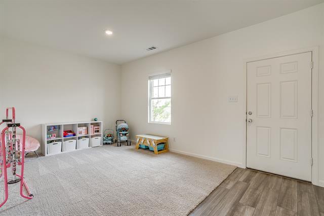 Building Photo - 8300 Stovepipe Dr