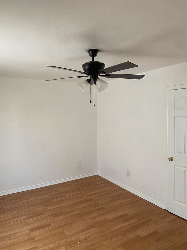 Building Photo - Flat Rock Creek Apartments