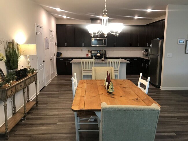 Foto del edificio - GREAT HOME IN LAKEVIEW RIDGE IN GROWING FUQUAY-VARINA