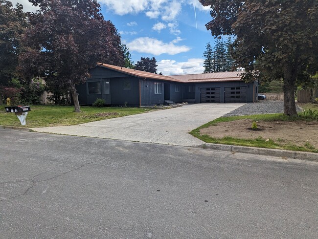 Building Photo - 3704 Belmont Rd