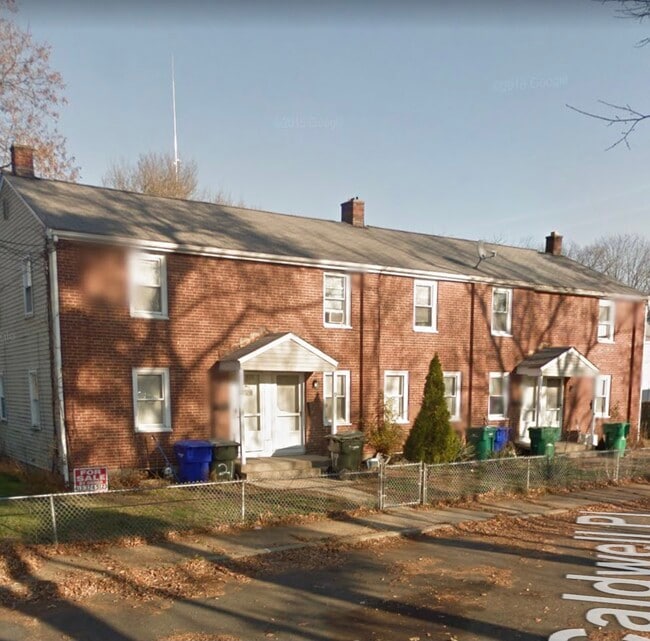 Front + Parking - 17 Caldwell Pl Apartments