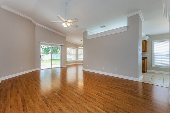 Building Photo - 27448 Sky Lake Cir