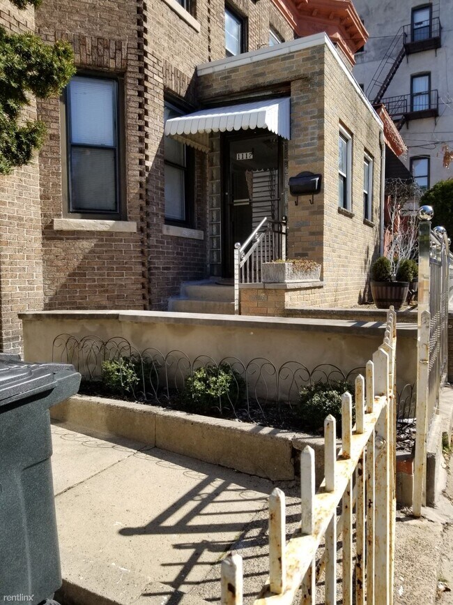 Building Photo - 2 br, 1 bath  - 1112 27th St