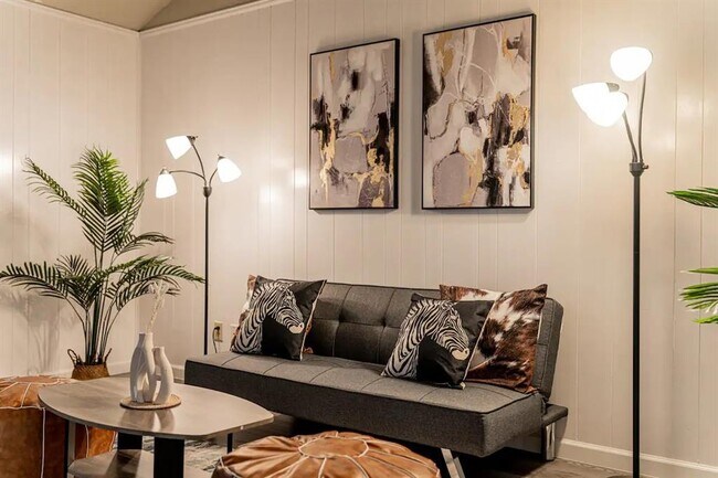Foto del edificio - 8822 Ryton Ln