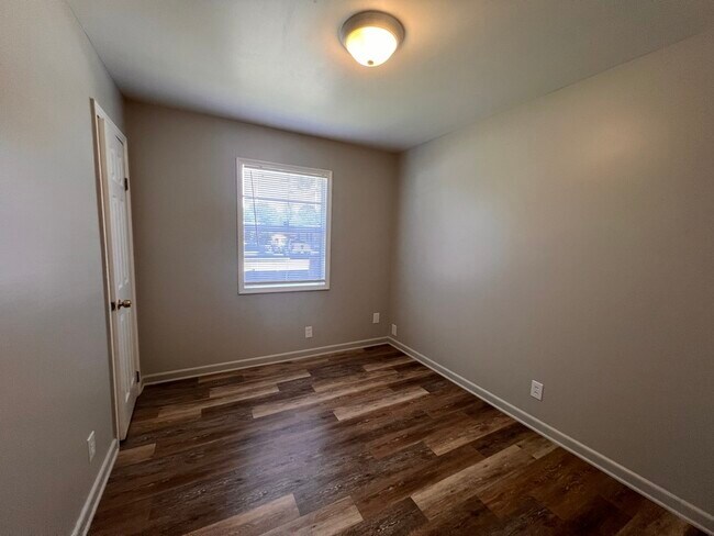 Building Photo - 5605 Mahalia Dr