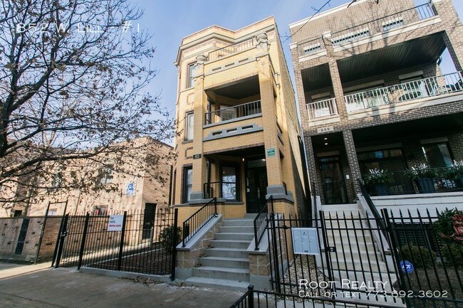 Foto del edificio - 852 W Lill Ave