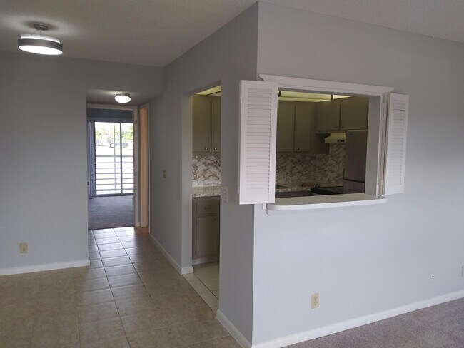 Building Photo - 148 Fanshaw D