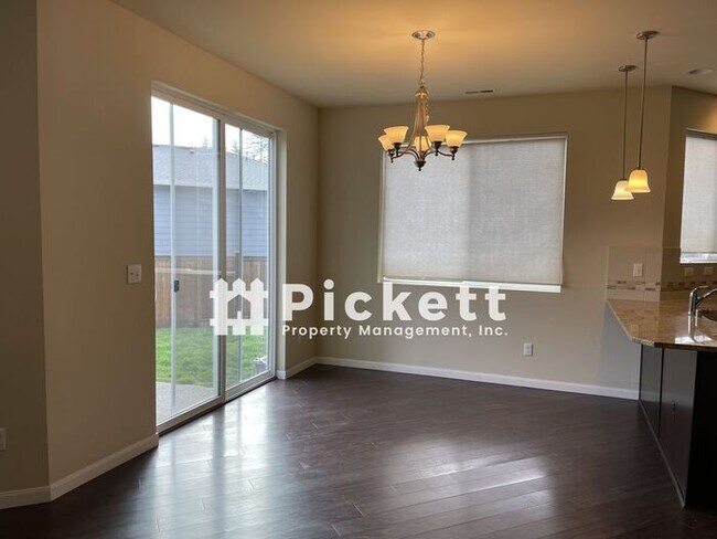 Building Photo - 4 Bedroom Poulsbo Home in Vinland Pointe