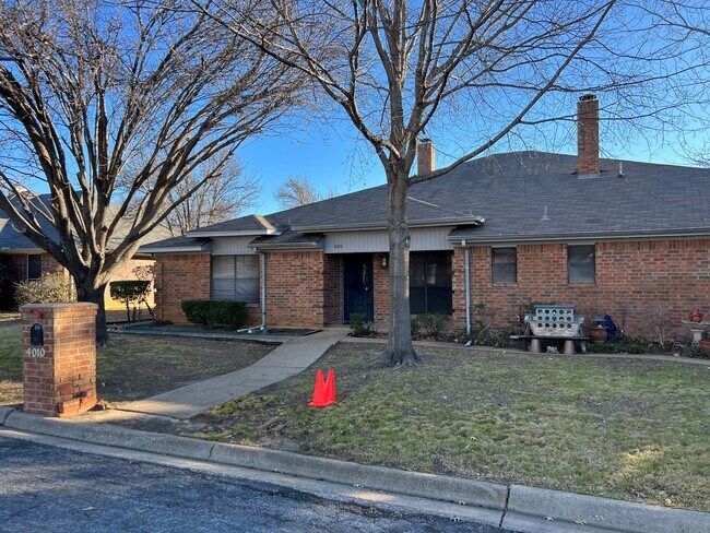 Building Photo - 4010 Garden Park Dr