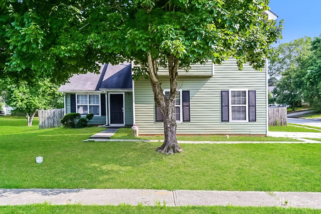4002 Ward Lake Trail Ellenwood GA House Rental in Ellenwood, GA