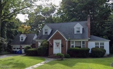 Building Photo - 134 Chestnut St