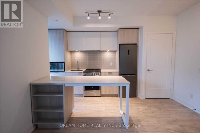 Photo du bâtiment - 70 Annie Craig Dr