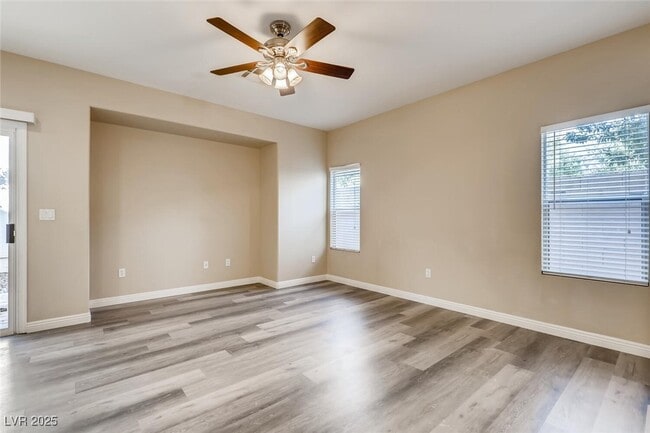 Foto del edificio - 6249 Blushing Willow St