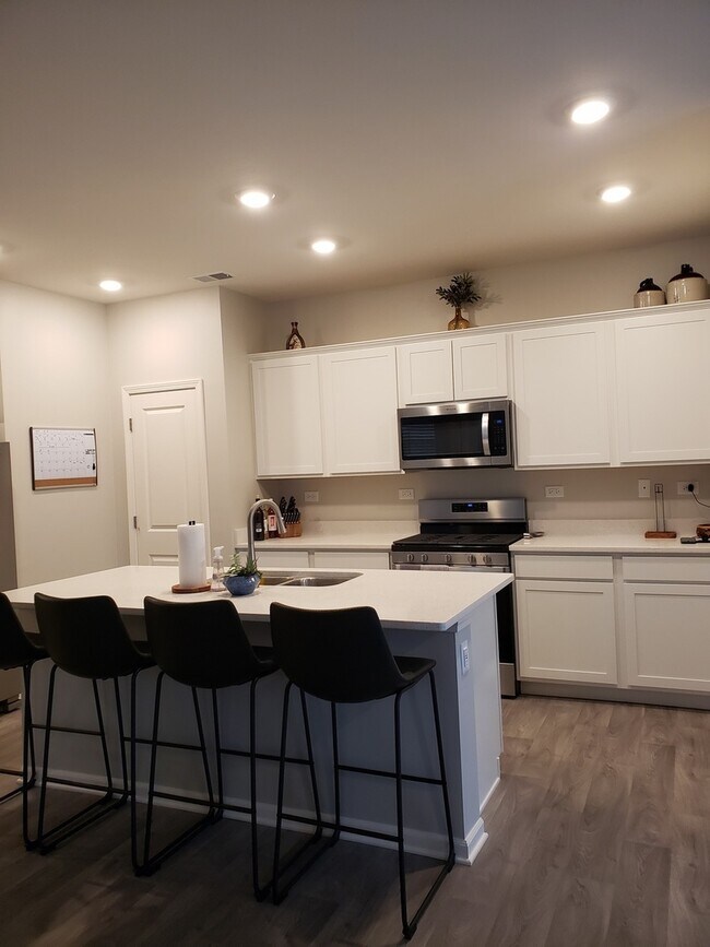 Foto del edificio - 205 Sussex Ct