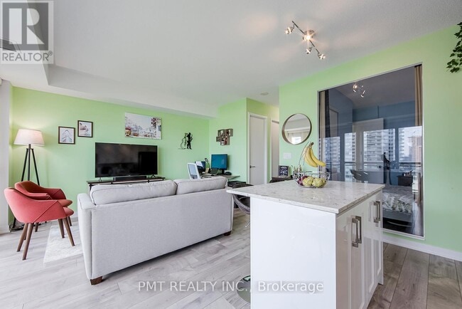 Building Photo - 165 Legion Rd N