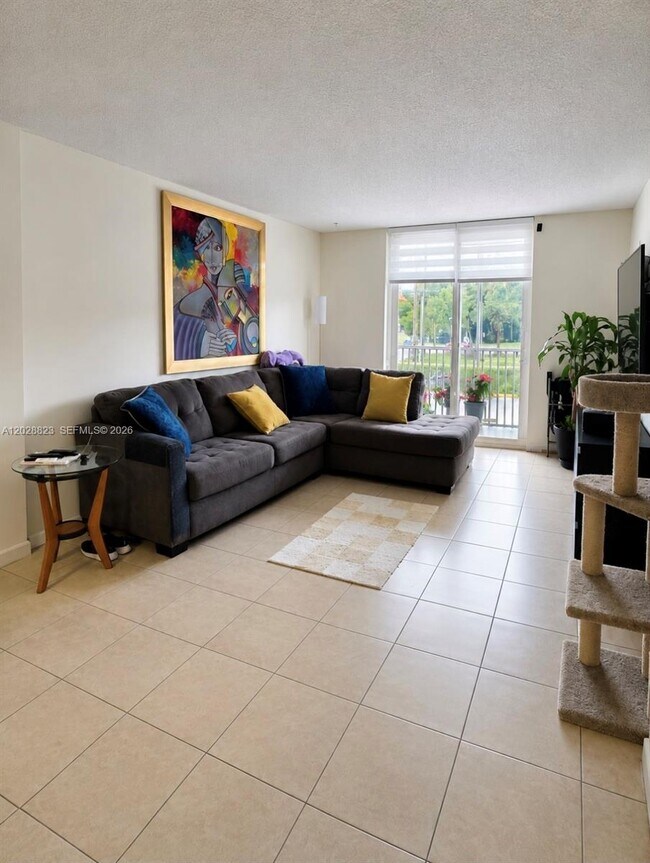 Foto del edificio - 16851 NE 23rd Ave