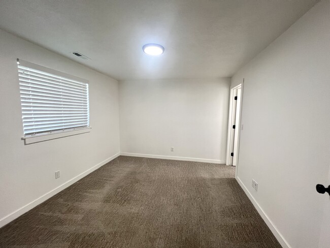 Foto del edificio - 2566 W 3900 N