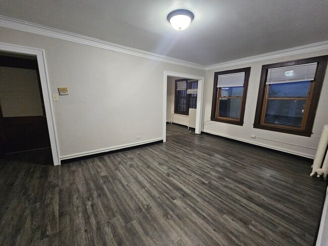 Foto del edificio - 130 Forest Ave