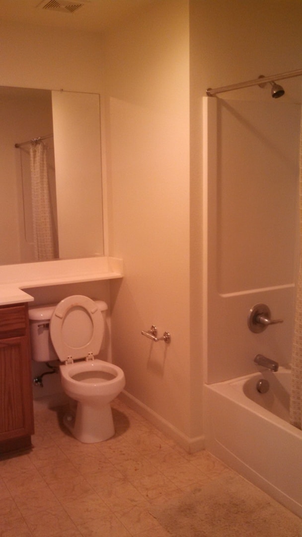 Foto del edificio - REDUCED!!REDUCED!!  Huge 5 Bedroom 3 Bath ...